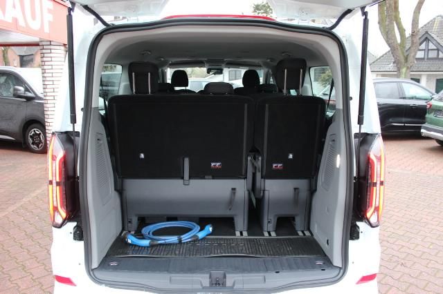 Ford Tourneo Custom 2025