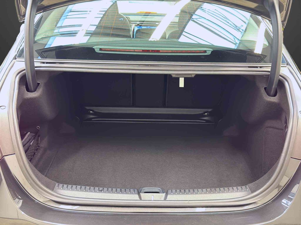 Mercedes-Benz E 200 2024