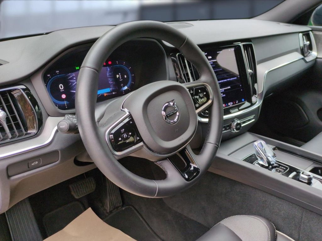 Volvo V60 Cross Country 2023