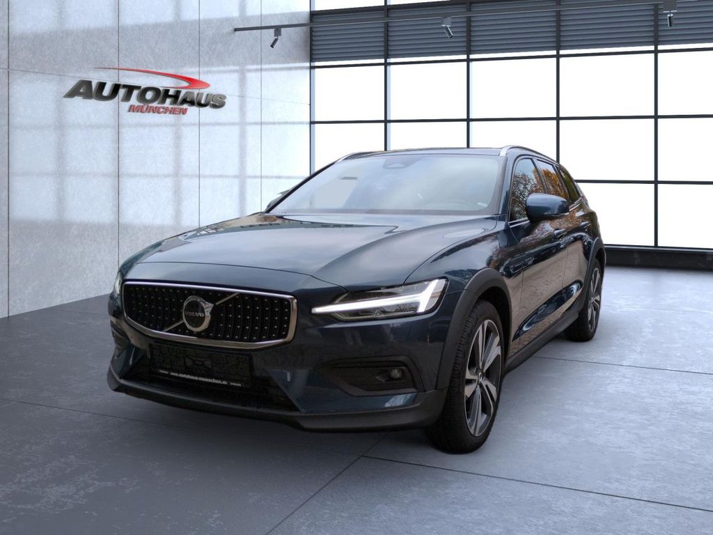 Volvo V60 Cross Country 2023