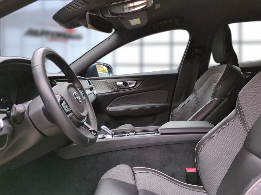 Volvo V60 Cross Country 2023