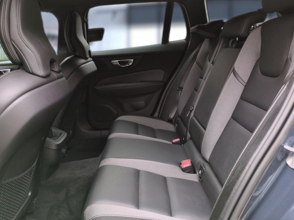 Volvo V60 Cross Country 2023