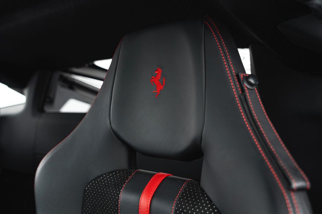 Ferrari F8 2022