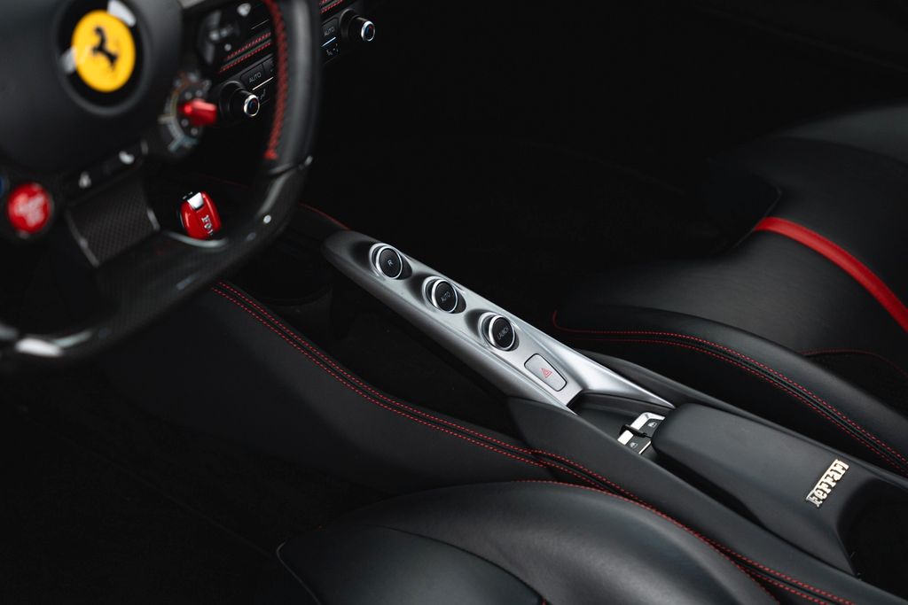 Ferrari F8 2022