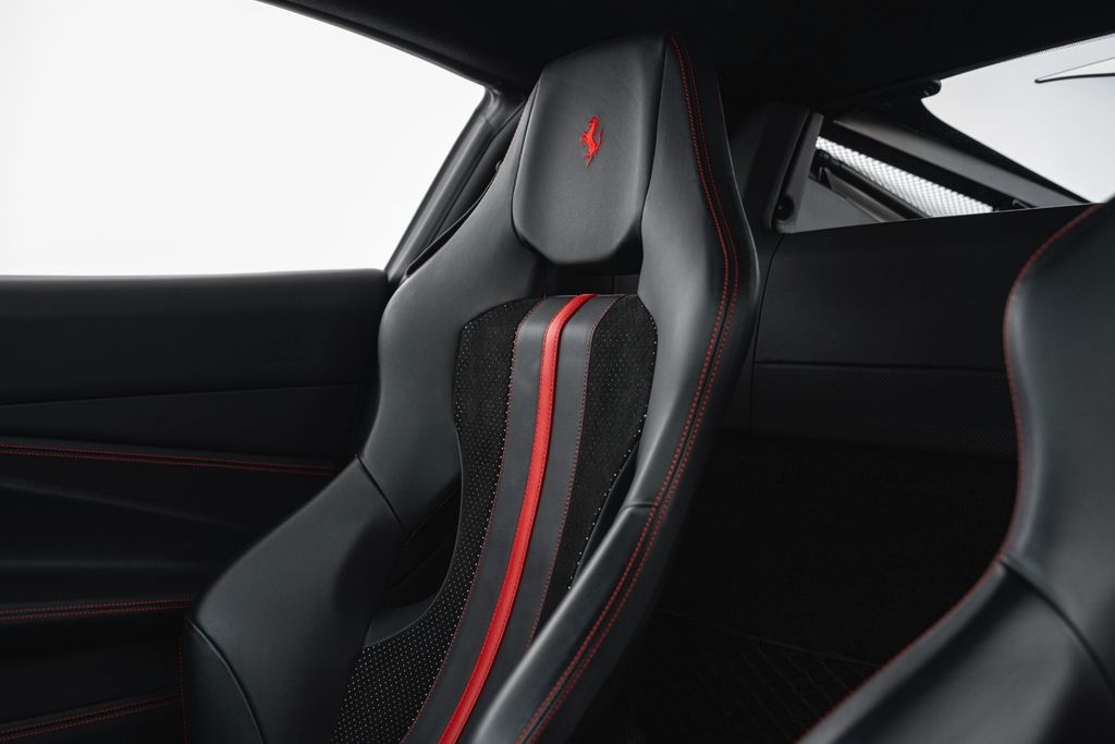 Ferrari F8 2022