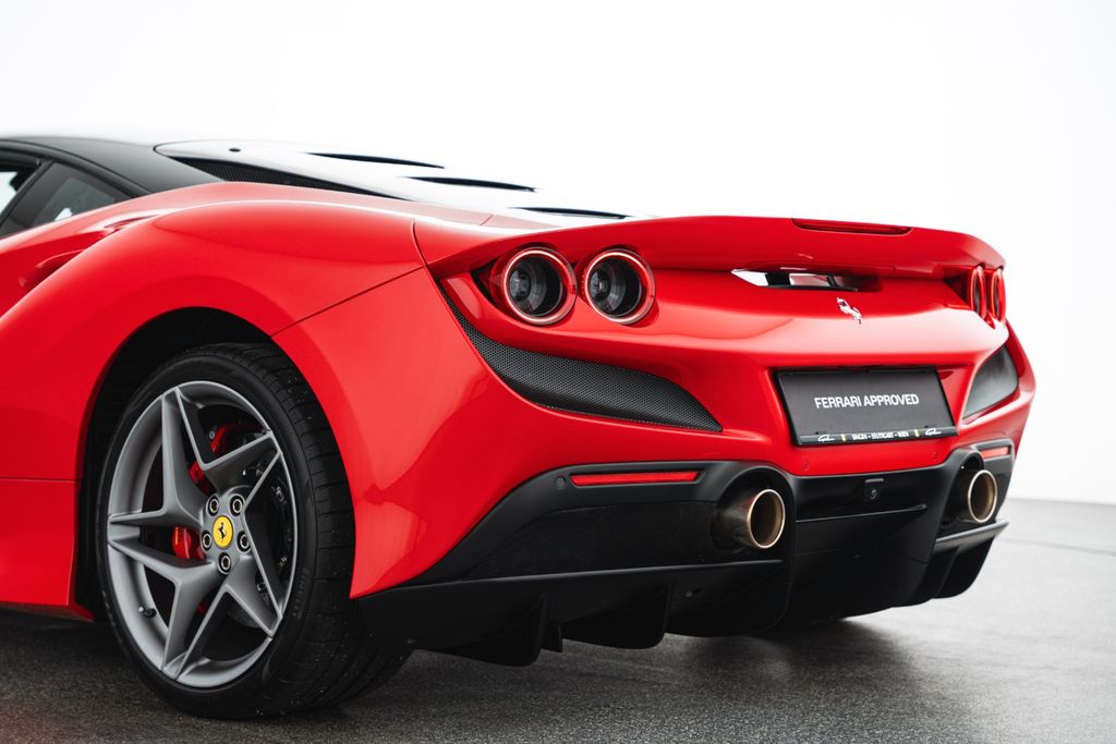 Ferrari F8 2022