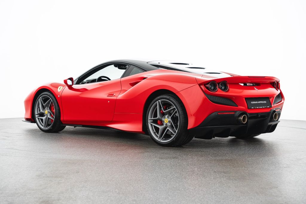 Ferrari F8 2022