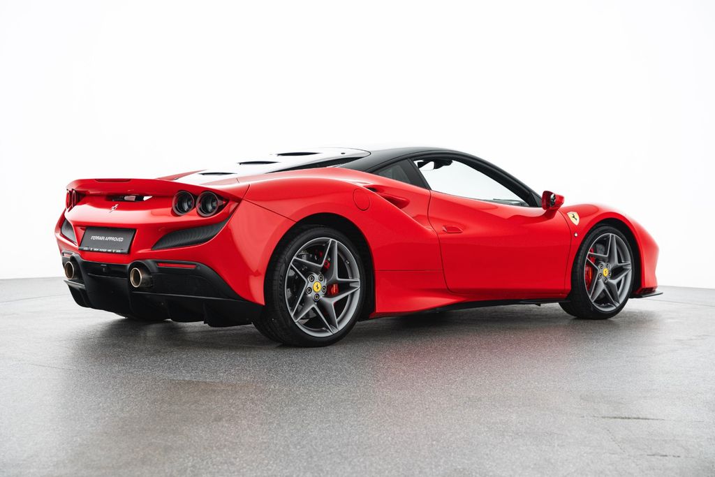 Ferrari F8 2022