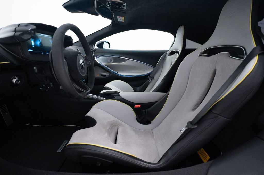 McLaren Artura 2023