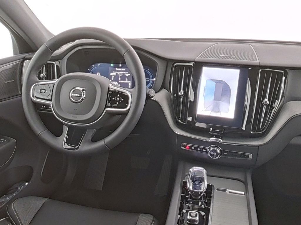Volvo XC60 2025