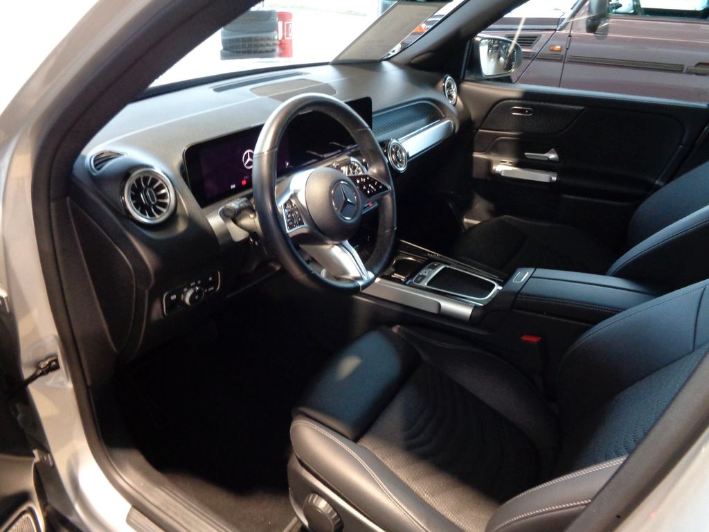 Mercedes-Benz GLB 200 2024