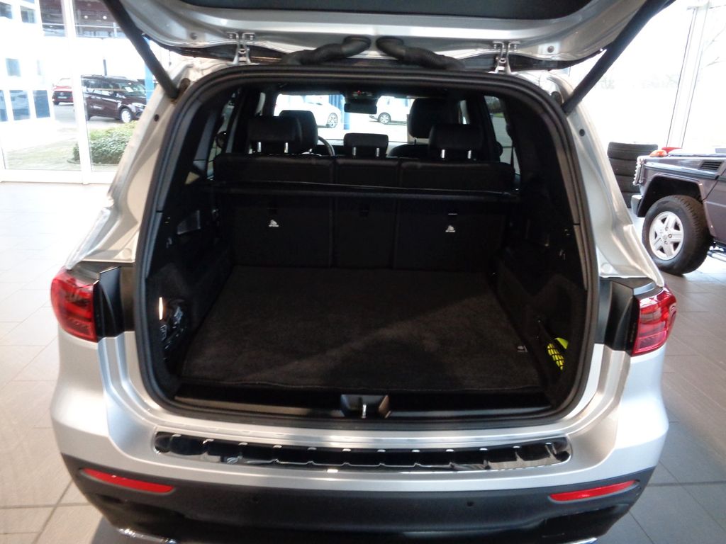 Mercedes-Benz GLB 200 2024