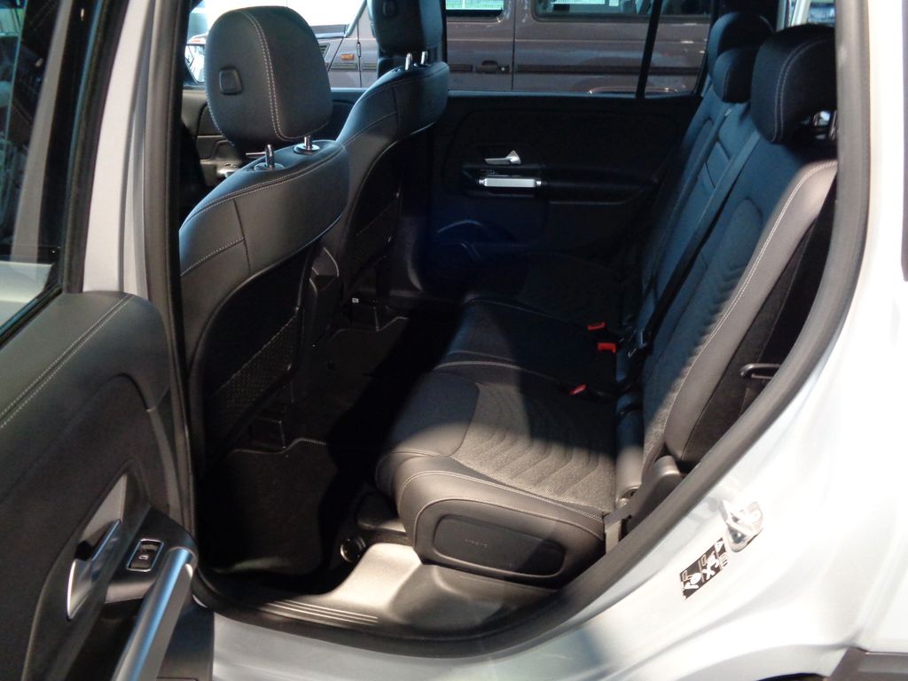 Mercedes-Benz GLB 200 2024