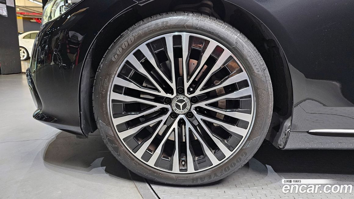 Mercedes-Benz S-Class 2022