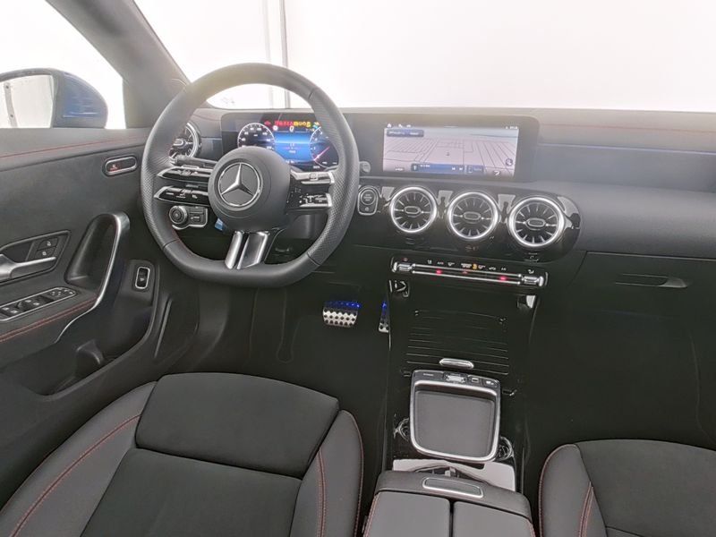 Mercedes-Benz CLA 200 2025