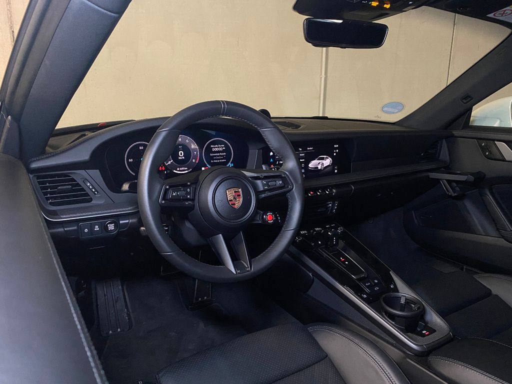 Porsche 992 2025