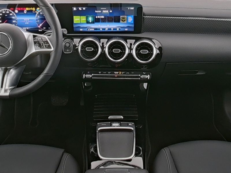 Mercedes-Benz CLA 180 Shooting Brake 2025