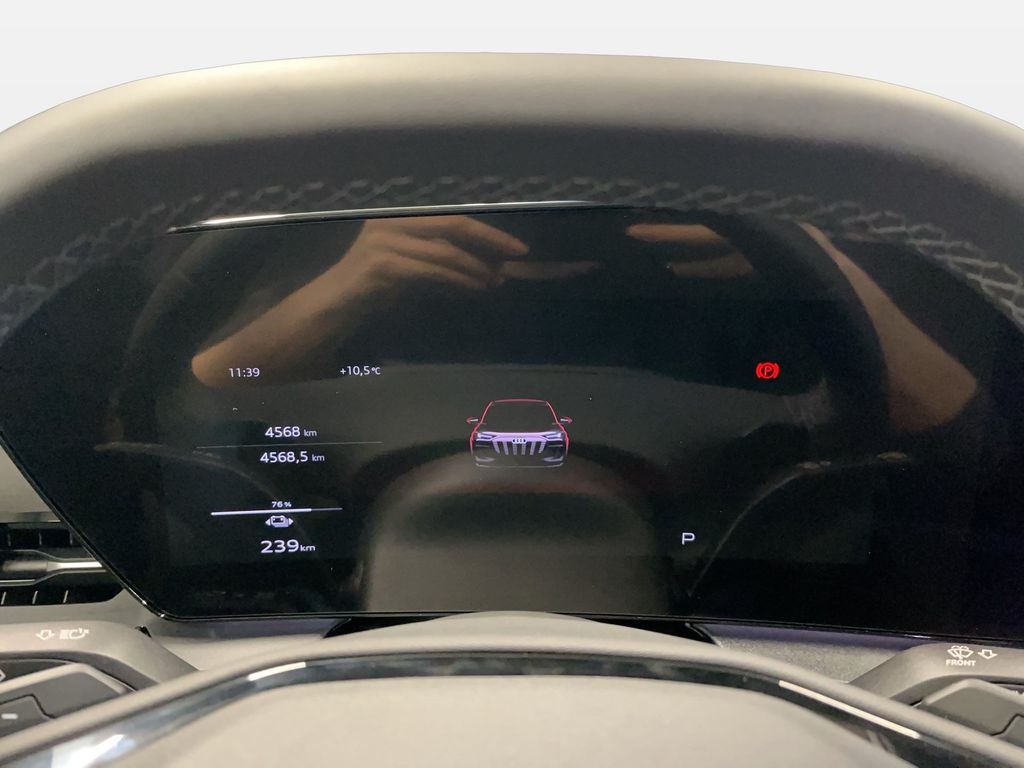 Audi Q6 e-tron 2025