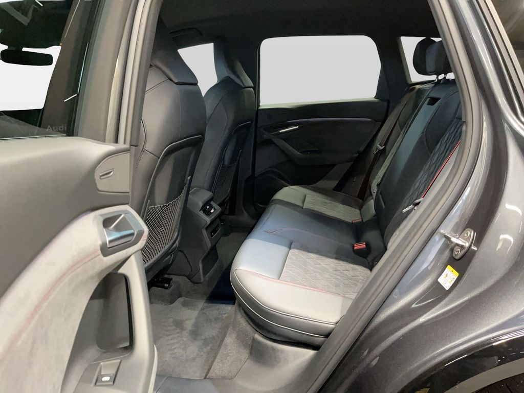 Audi Q6 e-tron 2025