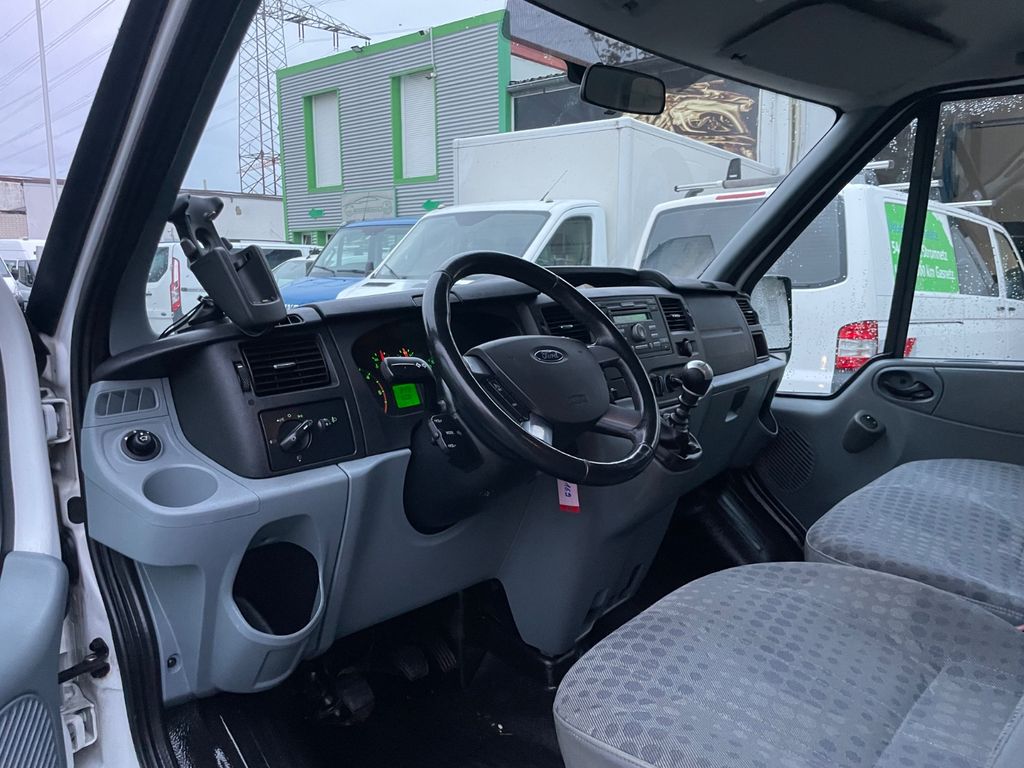 Ford Transit 2011