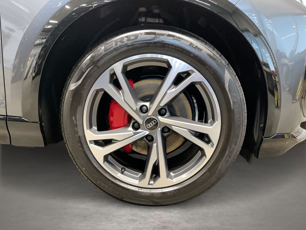 Audi Q6 e-tron 2025