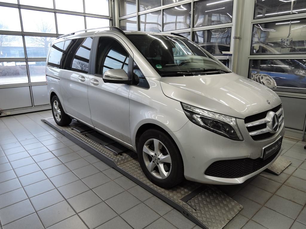 Mercedes-Benz V 300 2022