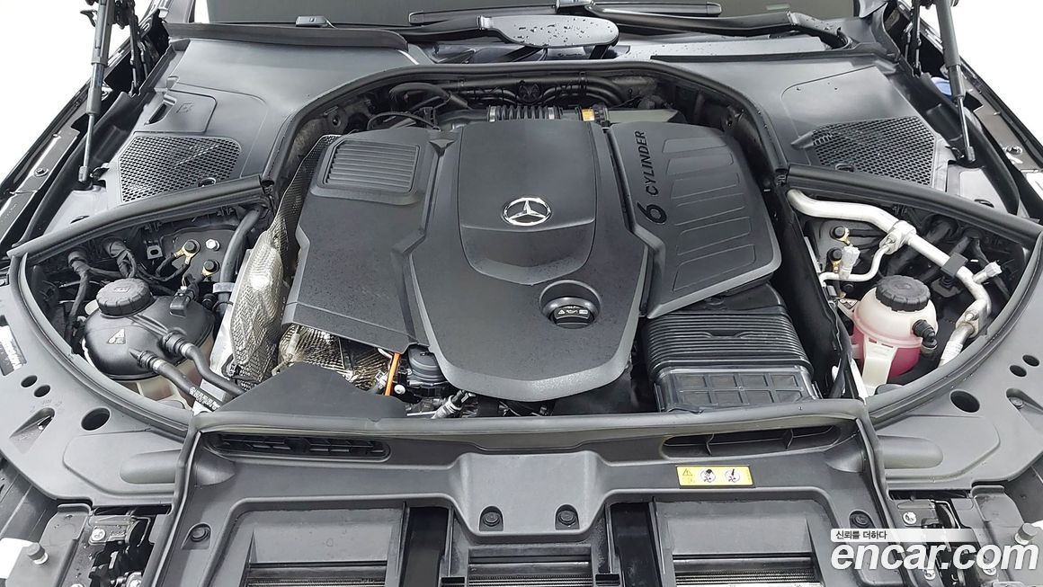 Mercedes-Benz S-Class 2025