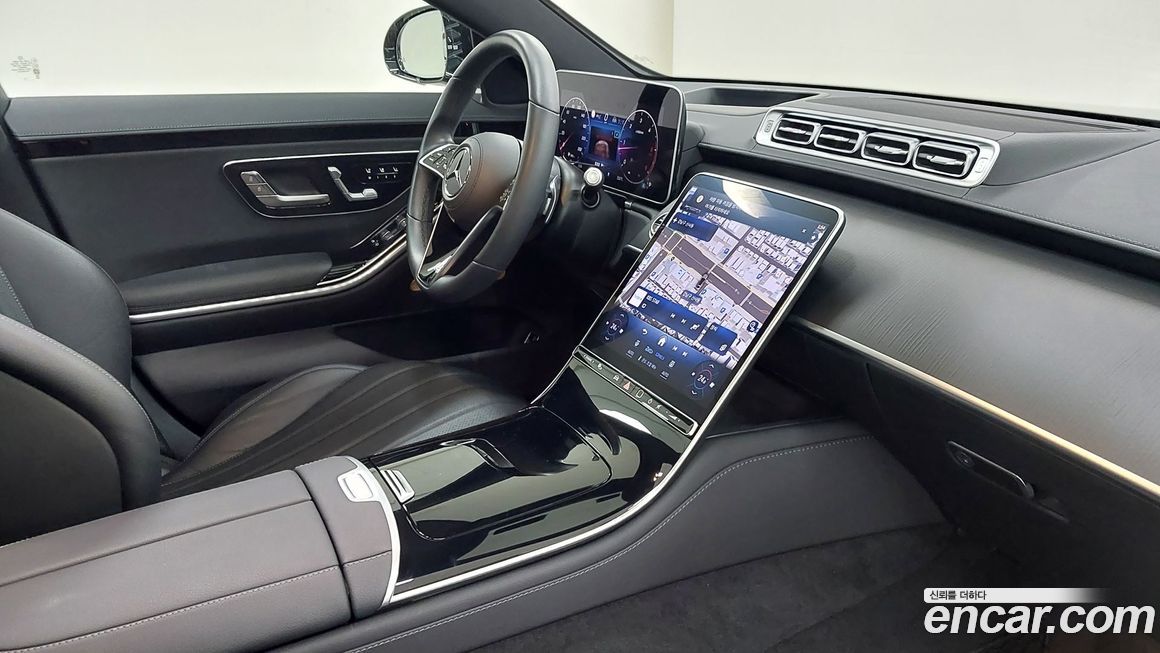 Mercedes-Benz S-Class 2025