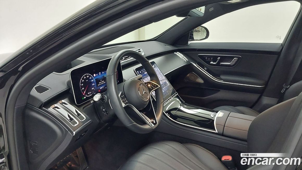 Mercedes-Benz S-Class 2025