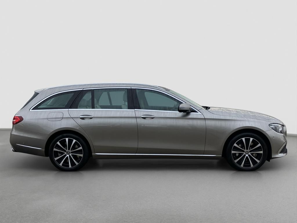 Mercedes-Benz E 300 2022