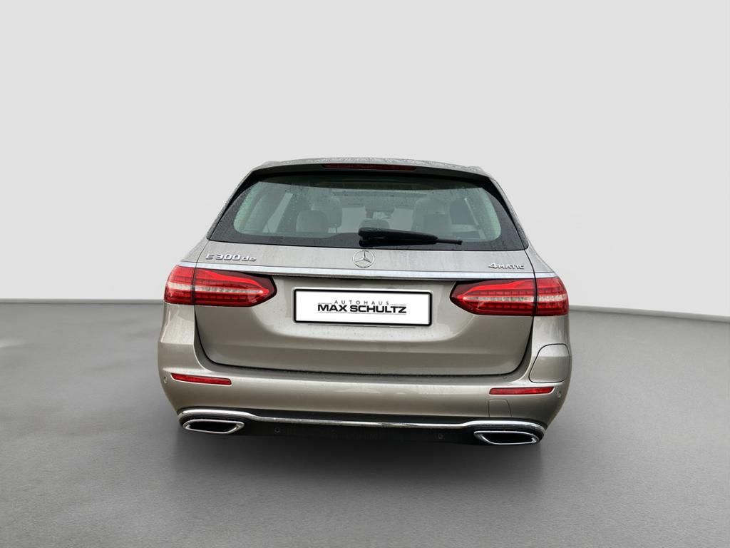 Mercedes-Benz E 300 2022