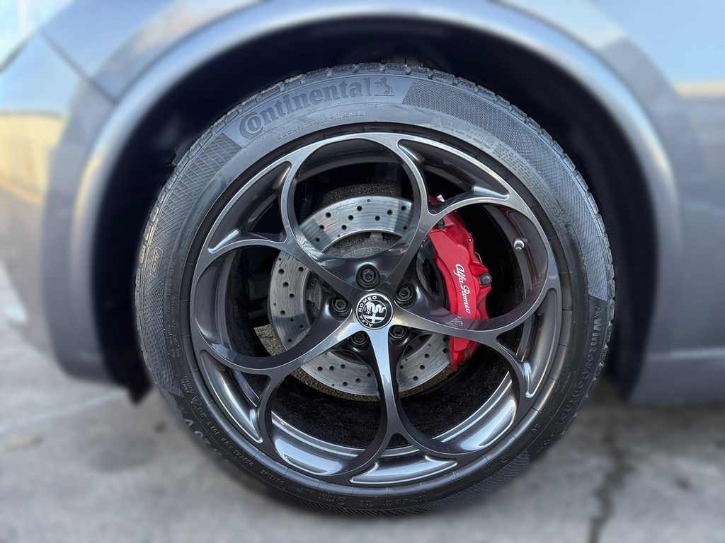 Alfa Romeo Stelvio 2021