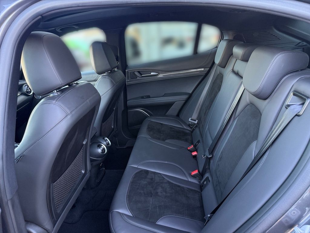 Alfa Romeo Stelvio 2021