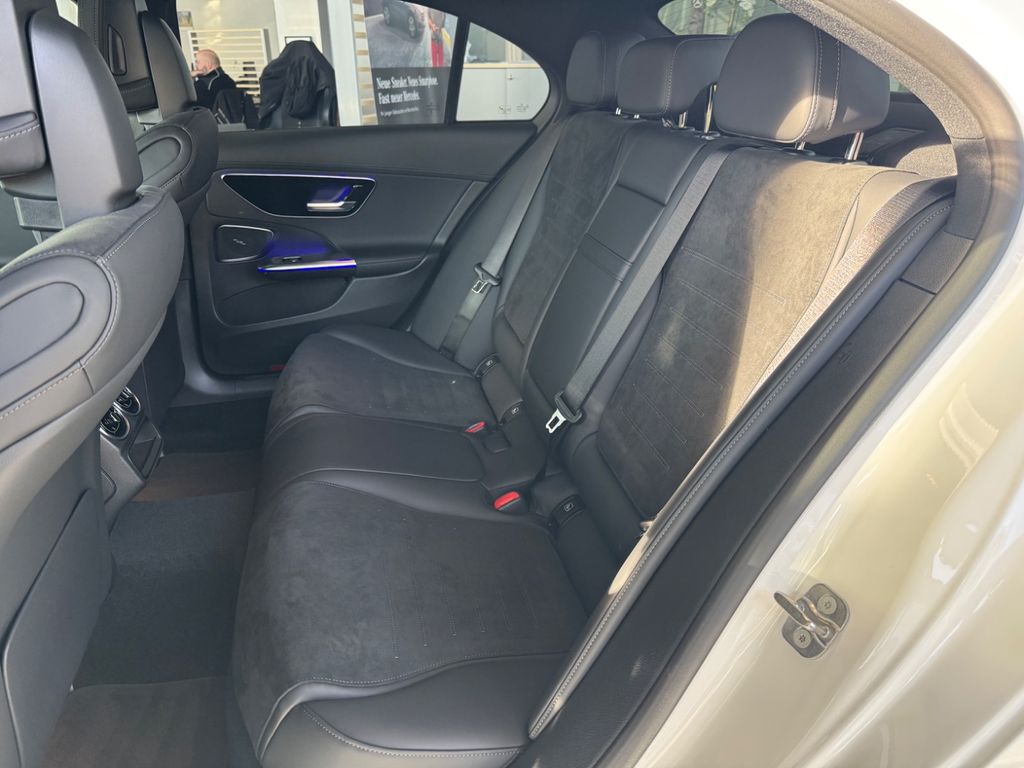 Mercedes-Benz C 300 2025