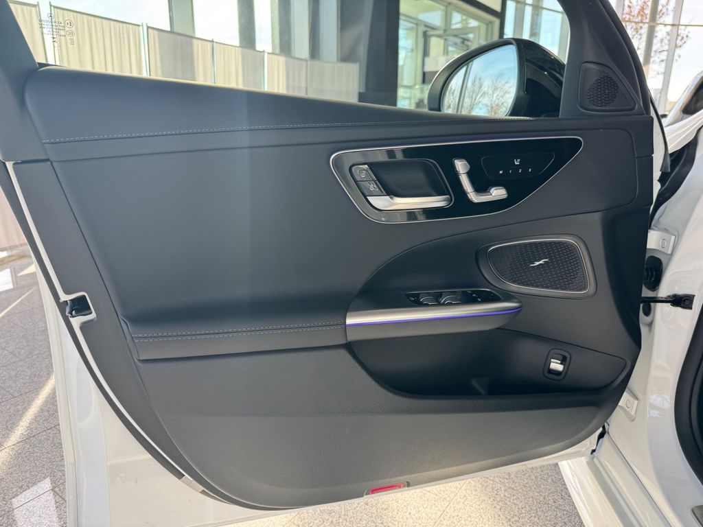 Mercedes-Benz C 300 2025
