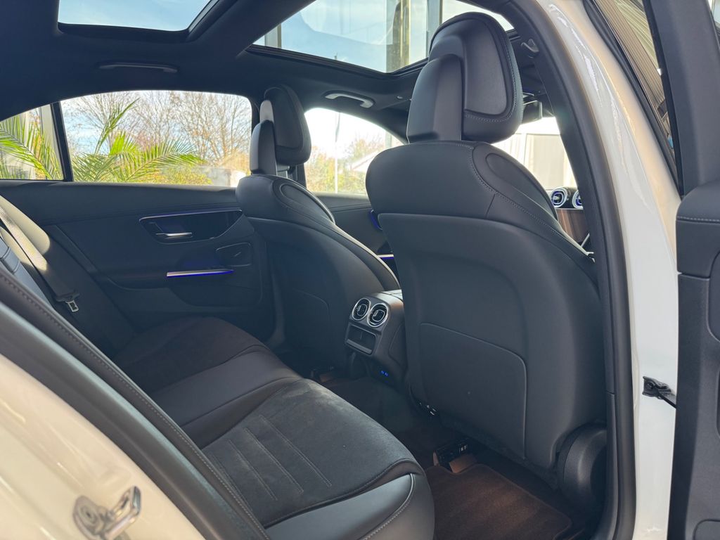 Mercedes-Benz C 300 2025