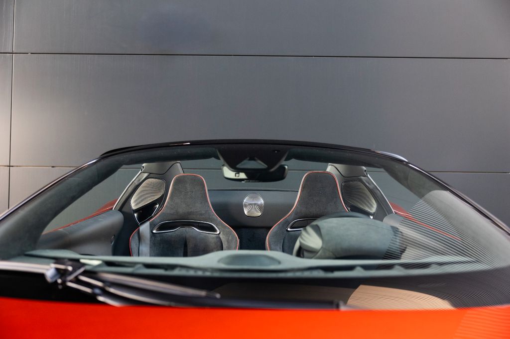 McLaren Artura 2025