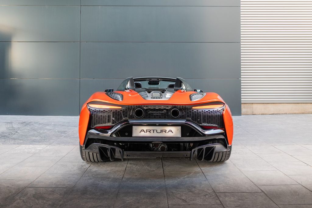 McLaren Artura 2025