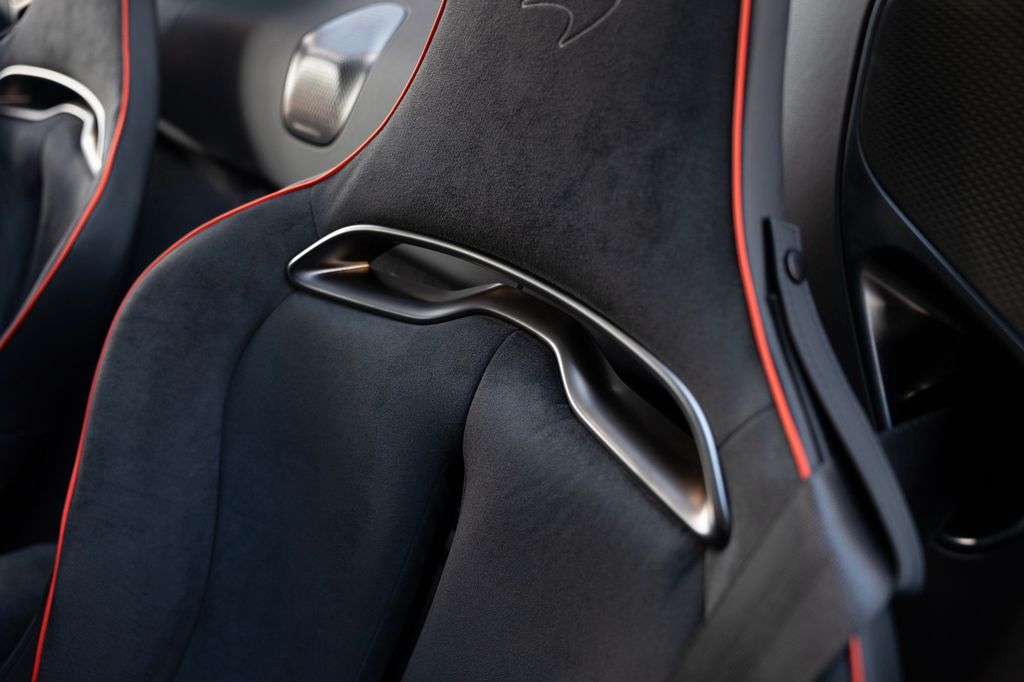 McLaren Artura 2025