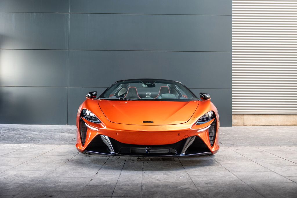 McLaren Artura 2025