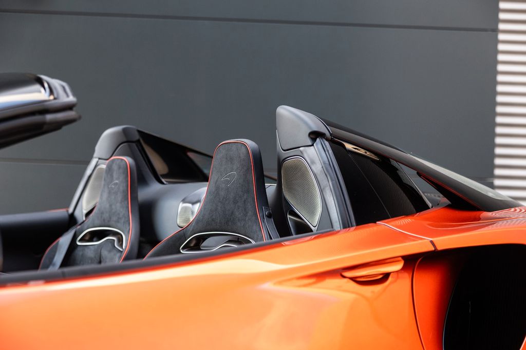 McLaren Artura 2025