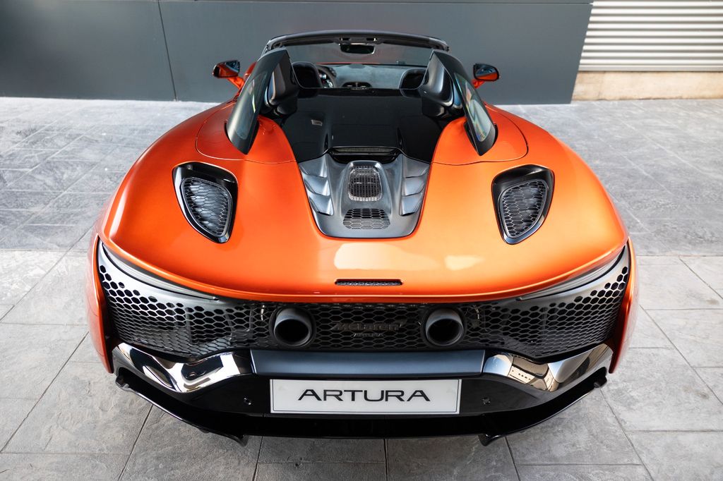 McLaren Artura 2025