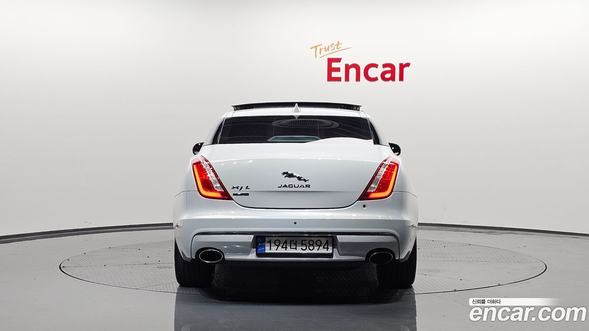 Jaguar XJ 2016