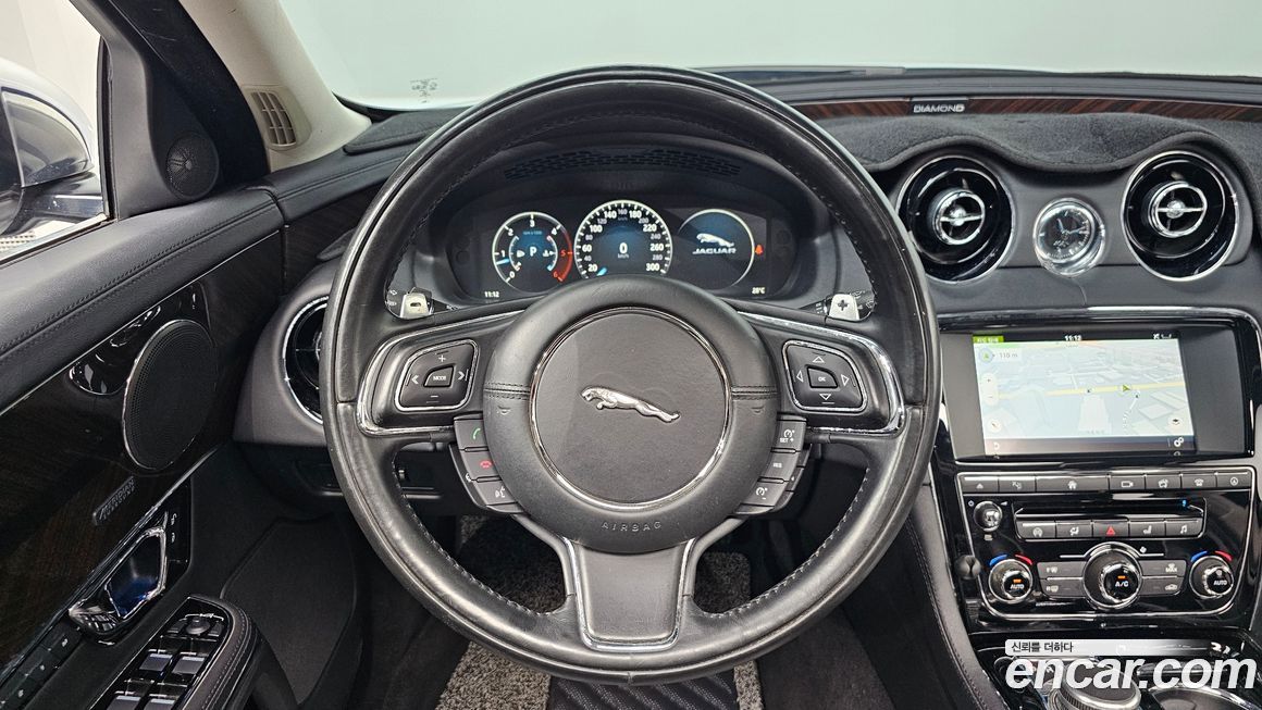 Jaguar XJ 2016