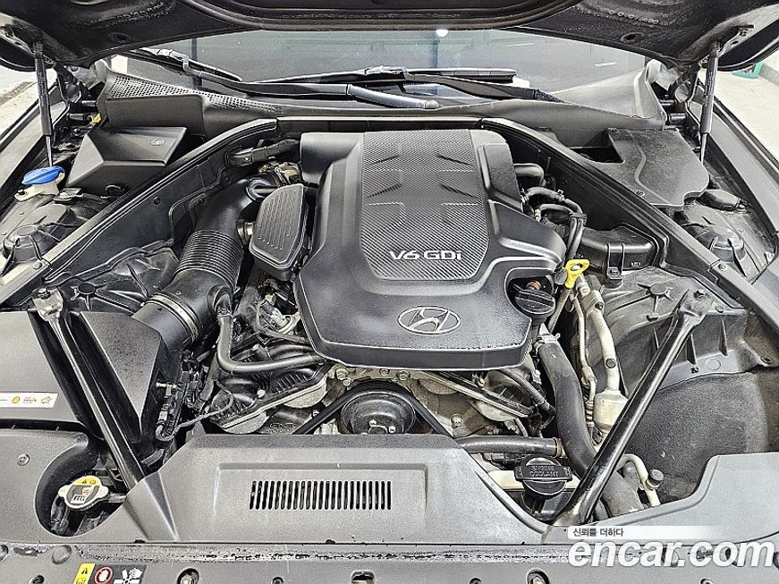 Hyundai Genesis 2016