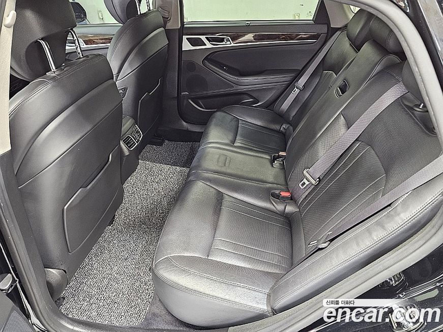 Hyundai Genesis 2016