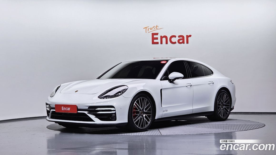 Porsche Panamera 2022