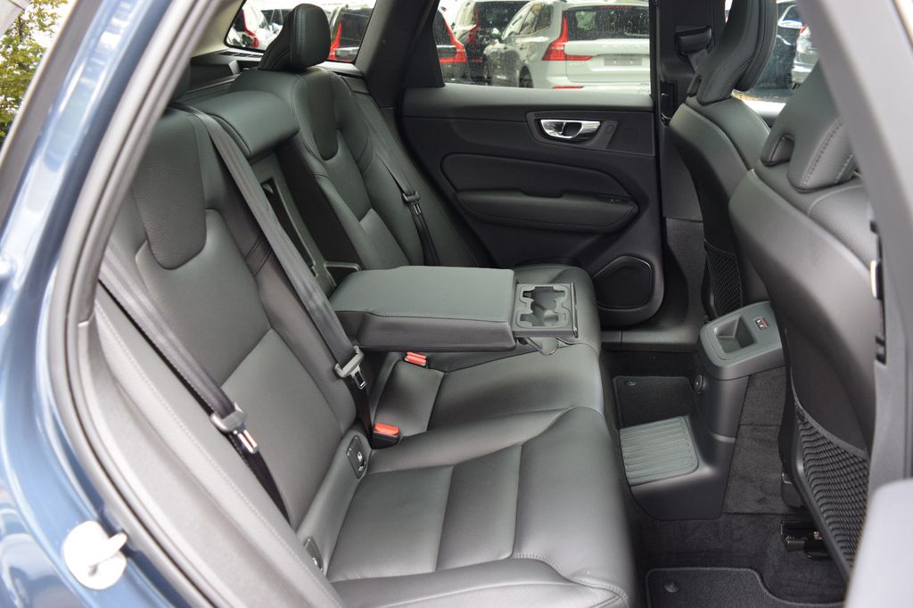 Volvo XC60 2025