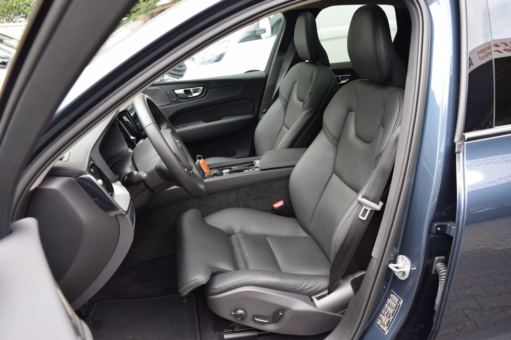 Volvo XC60 2025