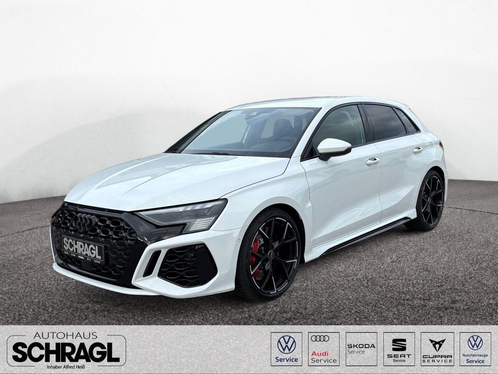 Audi RS3 2024